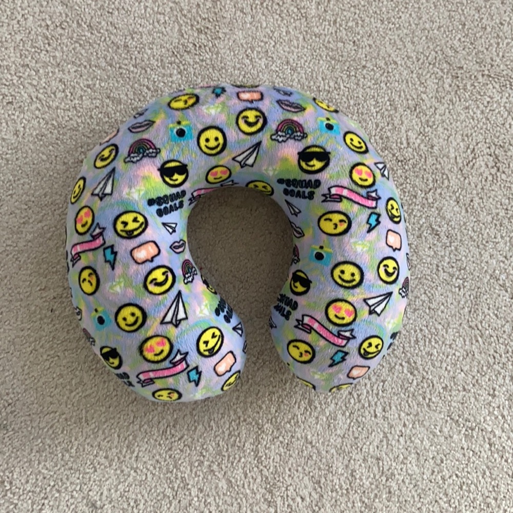 Neck pillow